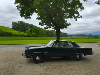 Plymouth Valiant 1975 — Berline américaine classique, 65'000 km seulement — Heckansicht