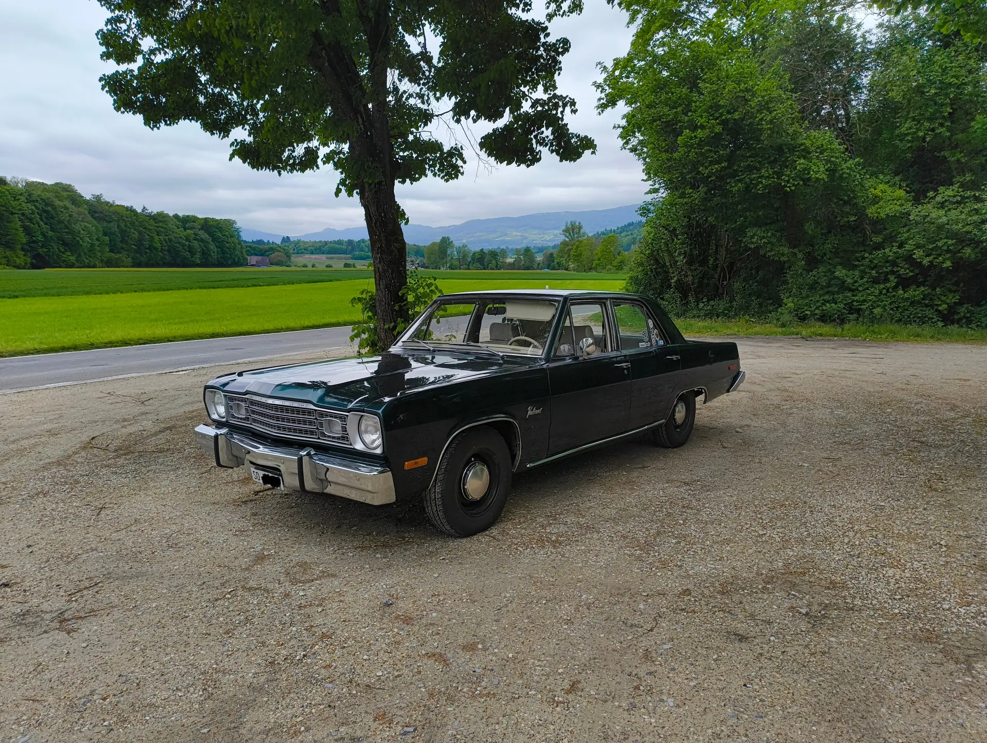 Plymouth Valiant 1975 — Berline américaine classique, 65'000 km seulement — Außenansicht