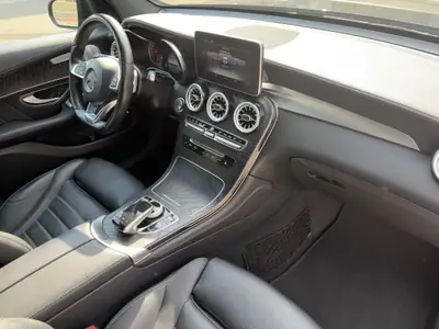 Mercedes-Benz GLC 43 AMG Coupé — Sportivité et prestance, 81 500 km seulement — Miniature 11