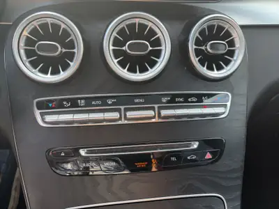 Mercedes-Benz GLC 43 AMG Coupé — Sportivité et prestance, 81 500 km seulement — Miniature 26