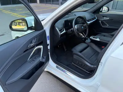 BMW X1 xDrive 25e M Sport — Hybride rechargeable, 15'000 km, équipement premium — Armaturenbrett