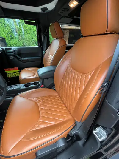 Jeep Wrangler 2.8 CRD Rubicon — Légendaire tout-terrain, diesel robuste, 31000 km — Innenraum