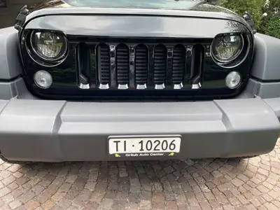Jeep Wrangler 2.8 CRD Rubicon — Légendaire tout-terrain, diesel robuste, 31000 km — Armaturenbrett