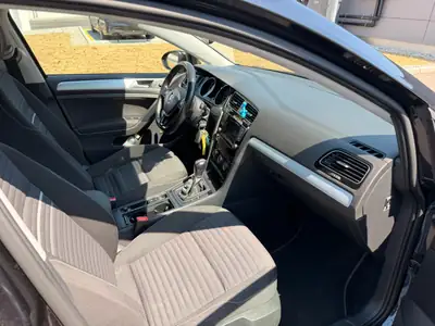 VW Golf Variant 1.4 TSI 122 Cup DSG — Monospace polyvalent, moteur moderne et économe — Miniatura 15