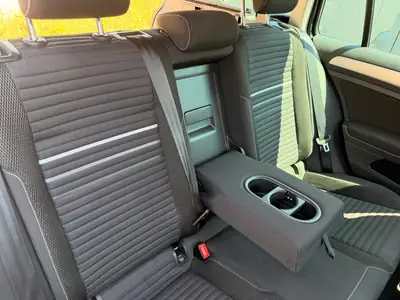 VW Golf Variant 1.4 TSI 122 Cup DSG — Monospace polyvalent, moteur moderne et économe — Miniatura 16