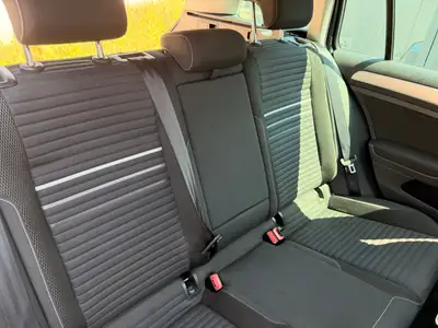 VW Golf Variant 1.4 TSI 122 Cup DSG — Monospace polyvalent, moteur moderne et économe — Miniatura 17