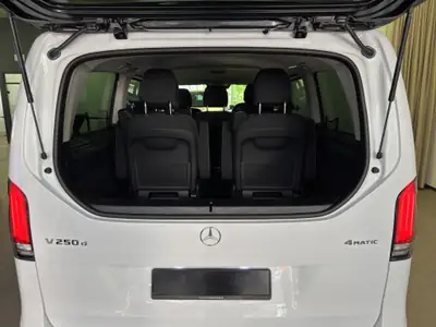Mercedes-Benz V 250 d Style — Monospace premium 7 places, diesel efficace — Miniatur 20
