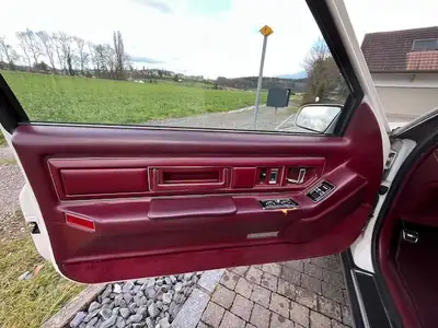Cadillac Eldorado 4.5 1988 — Coupé américain légendaire, importation d'origine avec moteur révisionné — Miniature 17