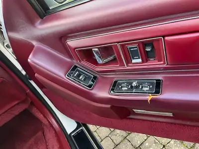 Cadillac Eldorado 4.5 1988 — Coupé américain légendaire, importation d'origine avec moteur révisionné — Miniature 20
