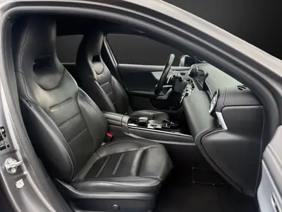 Mercedes-Benz Classe A 250 4Matic AMG Line — Berline sportive polyvalente, entretien complet — Thumbnail 9