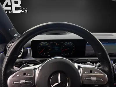 Mercedes-Benz Classe A 250 4Matic AMG Line — Berline sportive polyvalente, entretien complet — Thumbnail 13