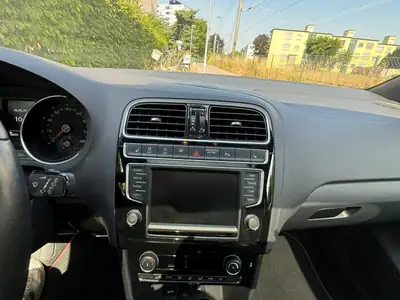 VW Polo 1.8 TSI GTI DSG — Sportive compacte, châssis affiné et faible kilométrage — Miniatura 12