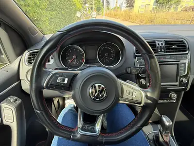VW Polo 1.8 TSI GTI DSG — Sportive compacte, châssis affiné et faible kilométrage — Miniatura 11