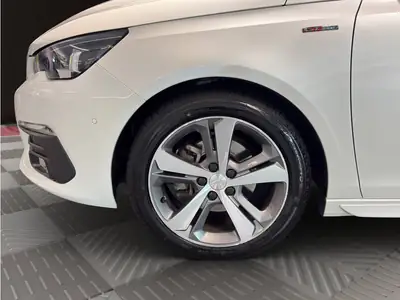 Peugeot 308 1.2 PureTech GT Line — Berline compacte élégante, boîte auto EAT8, faible kilométrage — Miniatur 13
