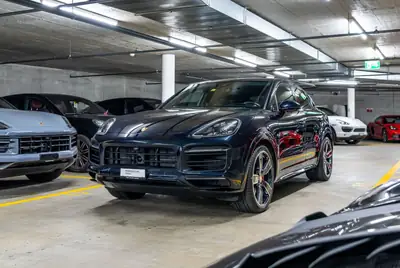 Porsche Cayenne 4.0 V8 GTS Coupé — SUV coupé haute performance, 47'900 km seulement — rear view