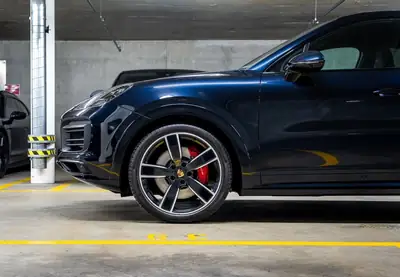 Porsche Cayenne 4.0 V8 GTS Coupé — SUV coupé haute performance, 47'900 km seulement — detail