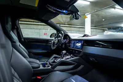 Porsche Cayenne 4.0 V8 GTS Coupé — SUV coupé haute performance, 47'900 km seulement — Thumbnail 10