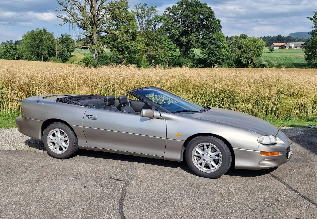 Chevrolet Camaro 3.8 V6 Cabriolet — Légende américaine décapotable, sans accident — Außenansicht