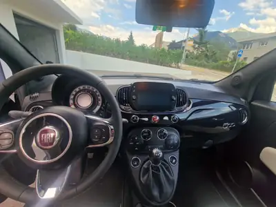 FIAT 500 1.0 Hybrid Dolcevita — Design rétro et motorisation écologique, 27 000 km seulement — Armaturenbrett