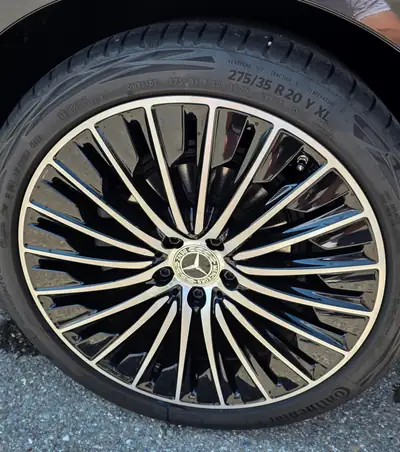 Mercedes-Benz E 220 d AMG Line 4Matic — Berline premium 220 ch, 4WD et faible consommation — Thumbnail 10