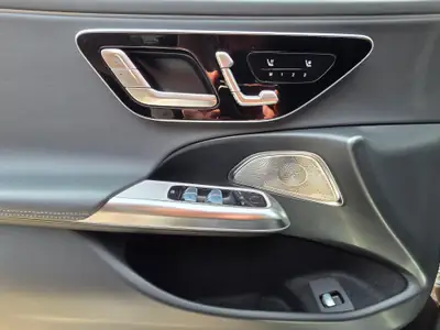 Mercedes-Benz E 220 d AMG Line 4Matic — Berline premium 220 ch, 4WD et faible consommation — Thumbnail 15