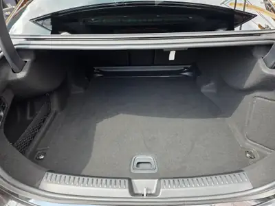 Mercedes-Benz E 220 d AMG Line 4Matic — Berline premium 220 ch, 4WD et faible consommation — Thumbnail 17