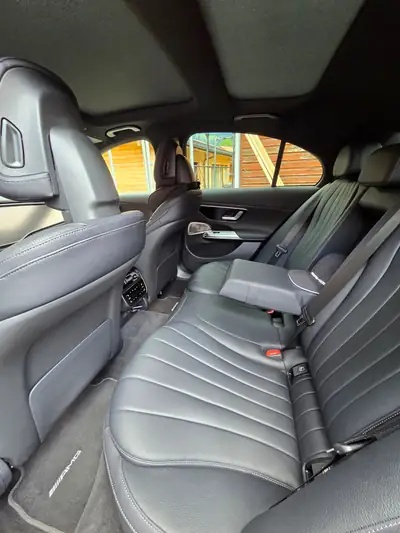 Mercedes-Benz E 220 d AMG Line 4Matic — Berline premium 220 ch, 4WD et faible consommation — Thumbnail 16