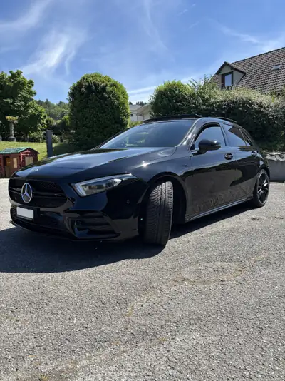 Mercedes-AMG A 35 4MATIC — Berline sportive haute performance, 63 000 km seulement — Außenansicht