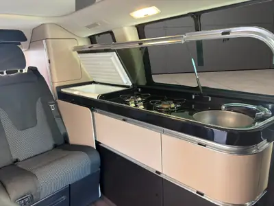 Mercedes-Benz Marco Polo Horizon V 250 D 4-Matic — Camping-car premium, toit ouvrant et caméra 360° — Miniature 18