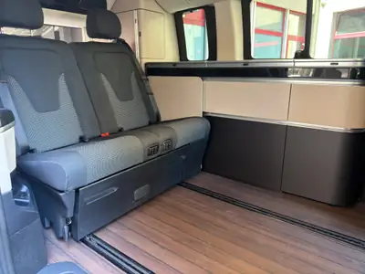 Mercedes-Benz Marco Polo Horizon V 250 D 4-Matic — Camping-car premium, toit ouvrant et caméra 360° — Miniature 21