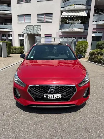 Hyundai i30 Break 1.6 CRDi — Diesel économique, 80000 km, prix négociable — vue extérieure