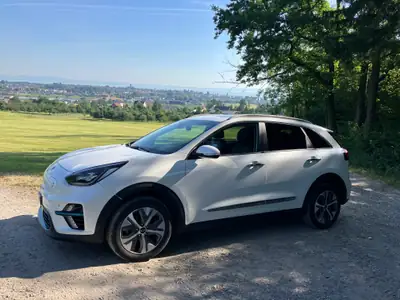 Kia e-Niro Style PLUS Electric — SUV électrique spacieux, 204 ch, parfait état — Außenansicht