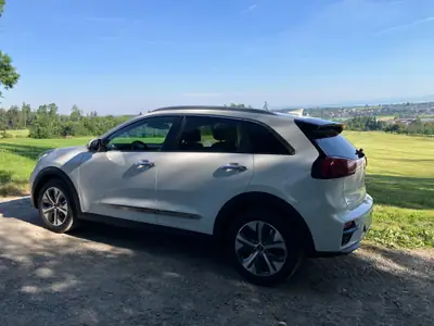 Kia e-Niro Style PLUS Electric — SUV électrique spacieux, 204 ch, parfait état — Seitenansicht