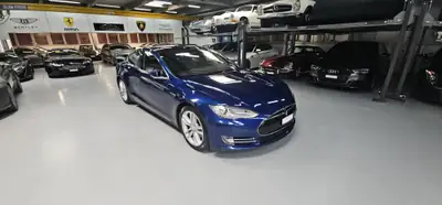 Tesla Model S 90 D — Berline électrique haute performance, Superchargeur inclus — arrière