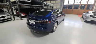 Tesla Model S 90 D — Berline électrique haute performance, Superchargeur inclus — tableau de bord