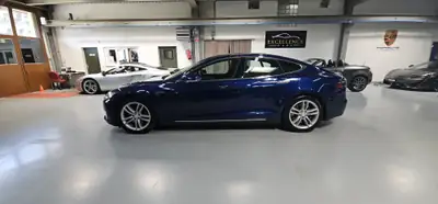 Tesla Model S 90 D — Berline électrique haute performance, Superchargeur inclus — Miniature 7