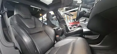 Tesla Model S 90 D — Berline électrique haute performance, Superchargeur inclus — Miniature 10