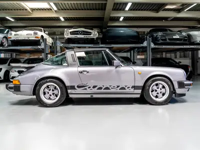 Porsche 911 Carrera 3.2 Targa Jubileé — Édition limitée 1/165, historique Porsche complet — tableau de bord