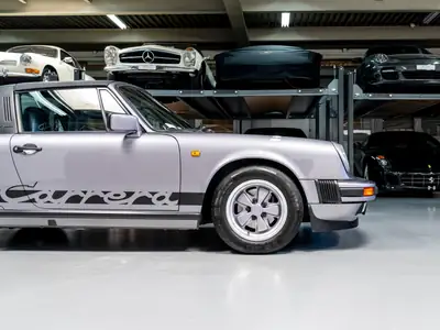 Porsche 911 Carrera 3.2 Targa Jubileé — Édition limitée 1/165, historique Porsche complet — Miniature 12