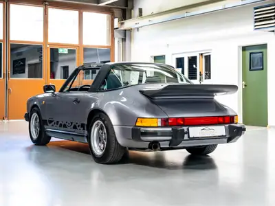 Porsche 911 Carrera 3.2 Targa Jubileé — Édition limitée 1/165, historique Porsche complet — Miniature 10