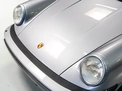 Porsche 911 Carrera 3.2 Targa Jubileé — Édition limitée 1/165, historique Porsche complet — Miniature 16