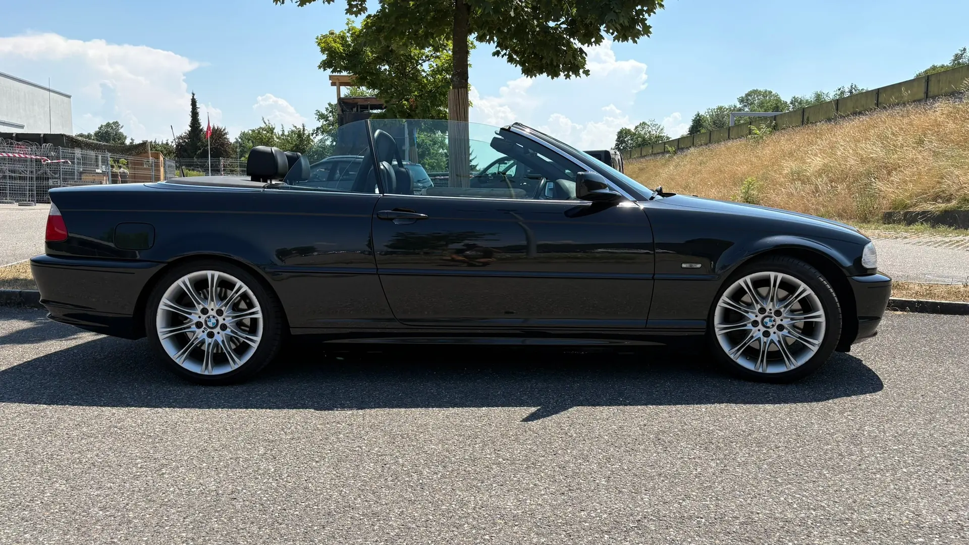 BMW 330Ci — Cabriolet de prestige 2000, moteur 231 ch et entretien sans faille — vista esterna
