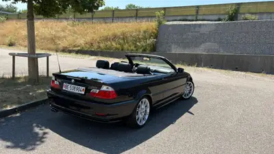 BMW 330Ci — Cabriolet de prestige 2000, moteur 231 ch et entretien sans faille — vista posteriore