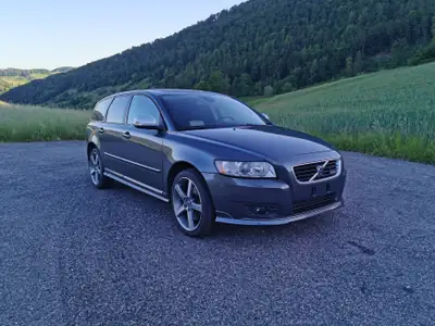 Volvo V50 T5 Summum R-Design AWD — Break dynamique, traction intégrale, 230 ch — arrière