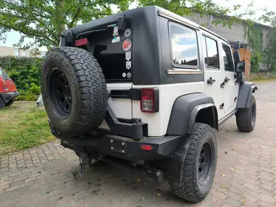 Jeep Wrangler 2.8 CRD Rubicon Unlimited — SUV 7 places robuste, diesel, 4x4 intégral — intérieur