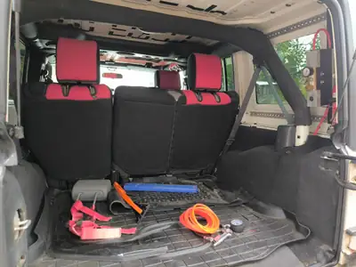 Jeep Wrangler 2.8 CRD Rubicon Unlimited — SUV 7 places robuste, diesel, 4x4 intégral — Miniature 14