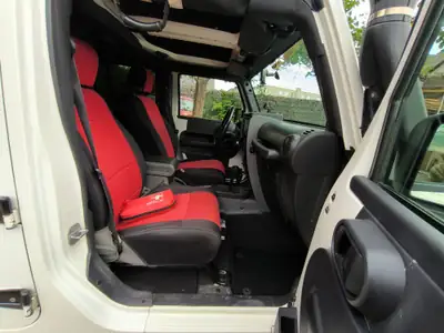 Jeep Wrangler 2.8 CRD Rubicon Unlimited — SUV 7 places robuste, diesel, 4x4 intégral — Miniature 20