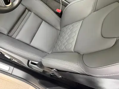 Volvo XC60 T6 eAWD Plug-in Hybrid — SUV premium écologique à faible kilométrage — détail