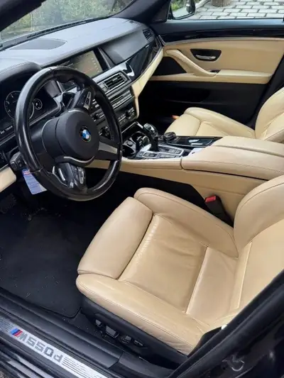 BMW M550d xDrive — Break sportif diesel, 381 ch et transmission intégrale — Miniatura 8