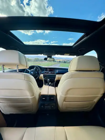 BMW M550d xDrive — Break sportif diesel, 381 ch et transmission intégrale — Miniatura 11